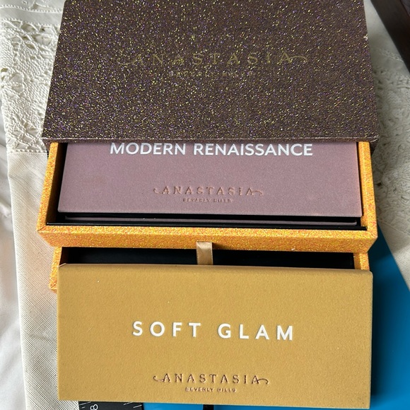 🖤Anastasia Beverly Hills 2 Eye shadows kits in box